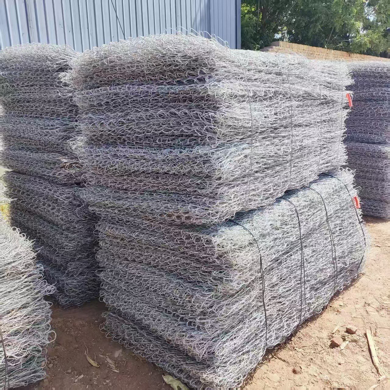 格賓網(wǎng),雷諾護(hù)墊,景觀石籠網(wǎng),邊坡防護(hù)網(wǎng),綠濱墊,固濱籠-深州市朝聞絲網(wǎng)制品有限公司